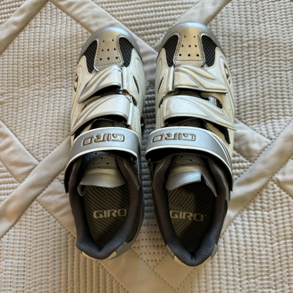 Giro Sante |  Lightly Used Women's Cycling Shoes  |  EU Size 39  |  US Size 7.5 - Picture 8 of 9